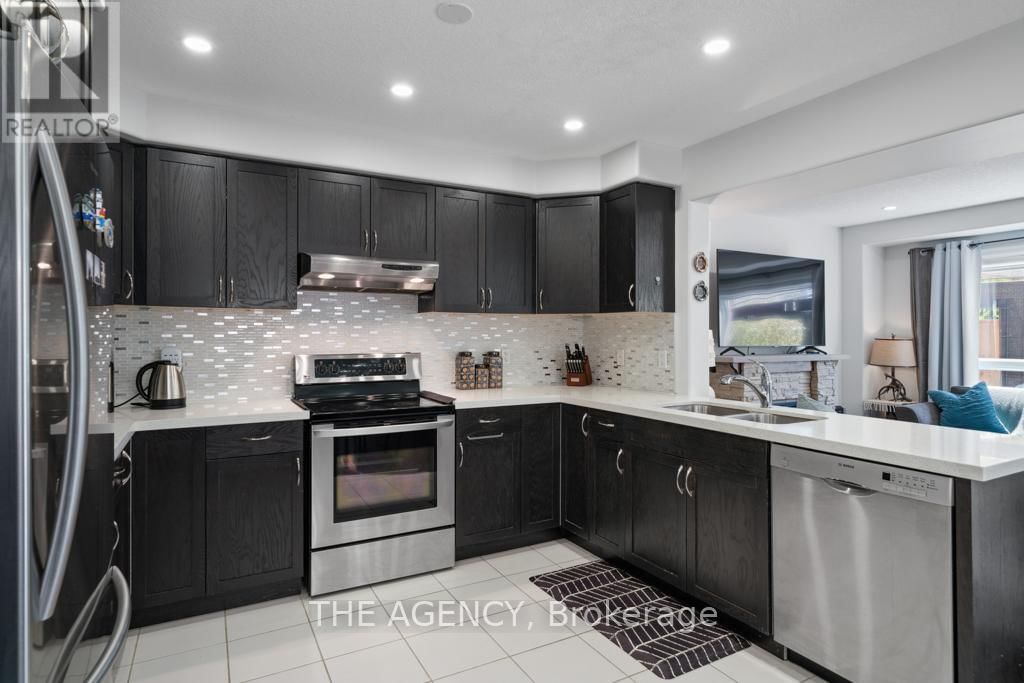18 DAVIS STREET Image 13
