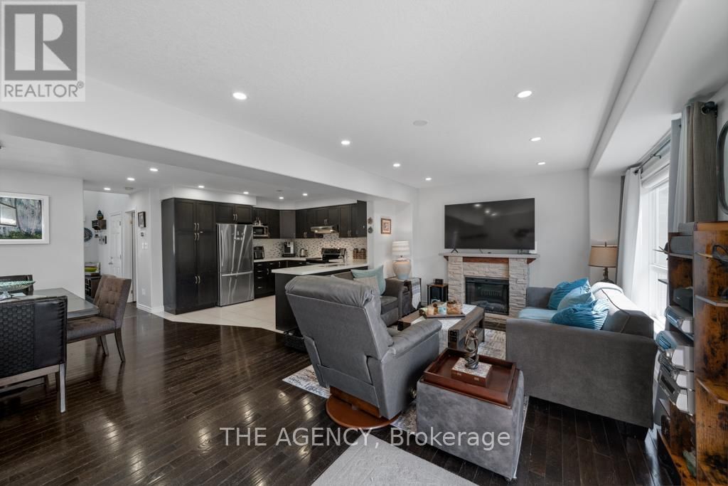 18 DAVIS STREET Image 17