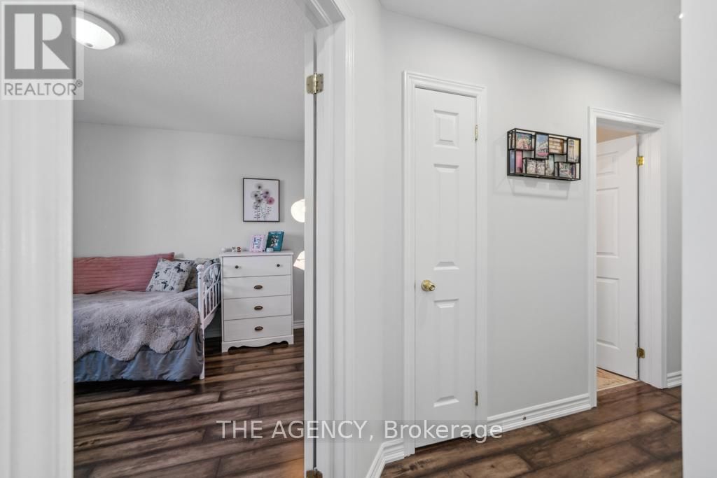 18 DAVIS STREET Image 23