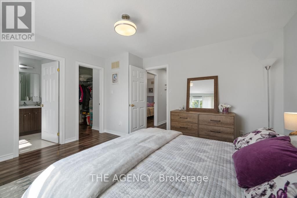 18 DAVIS STREET Image 32