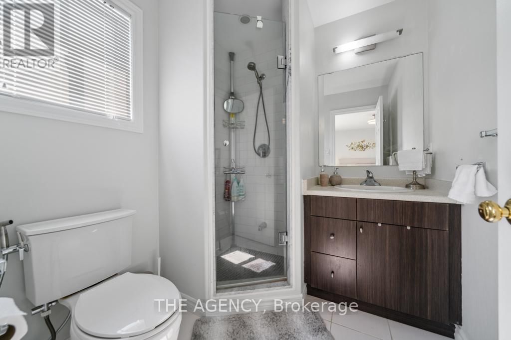 18 DAVIS STREET Image 33