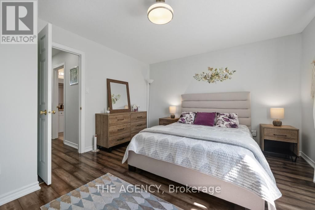 18 DAVIS STREET Image 34