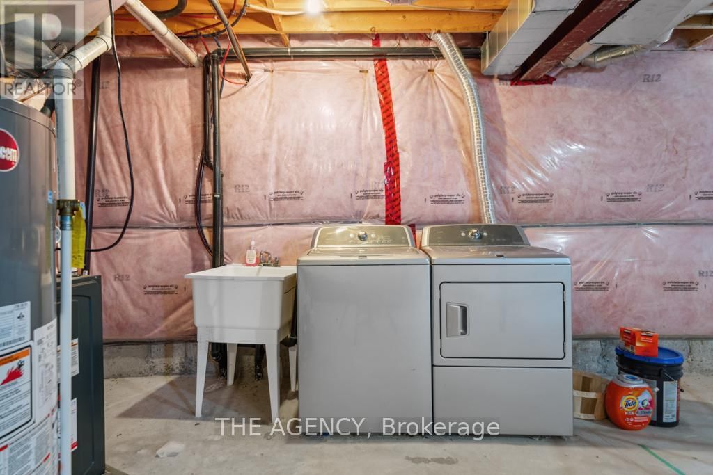 18 DAVIS STREET Image 35