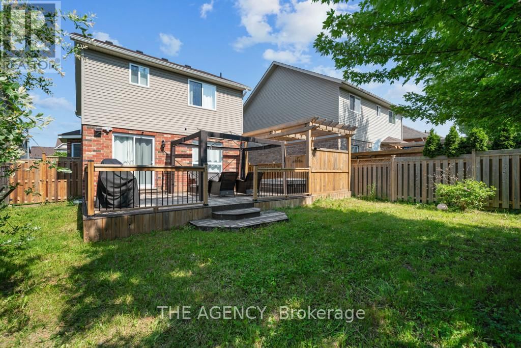 18 DAVIS STREET Image 38