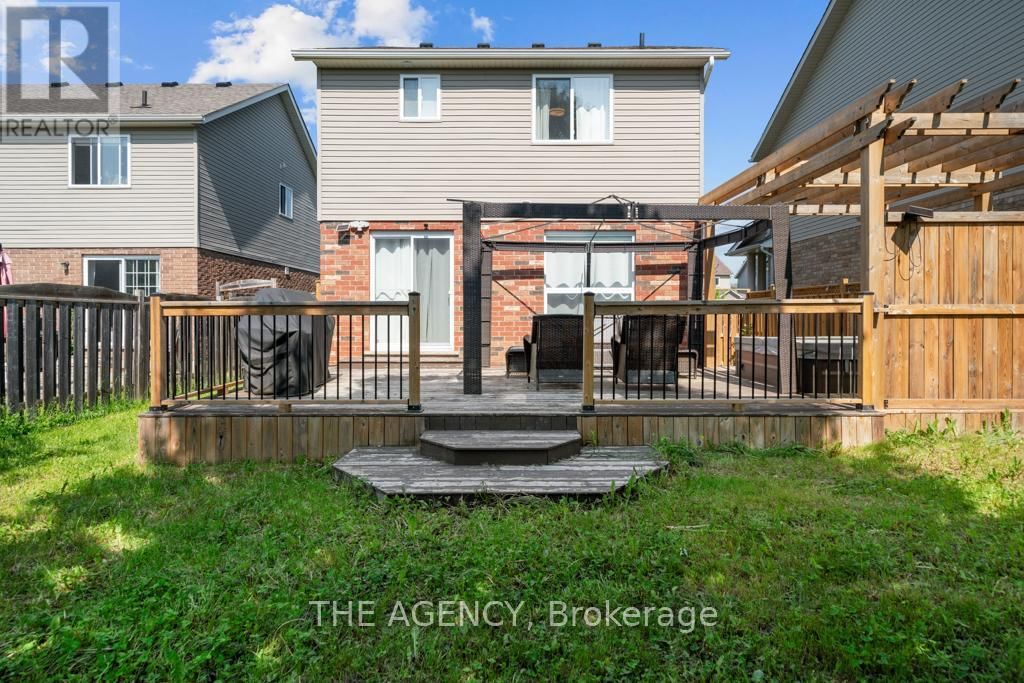 18 DAVIS STREET Image 39