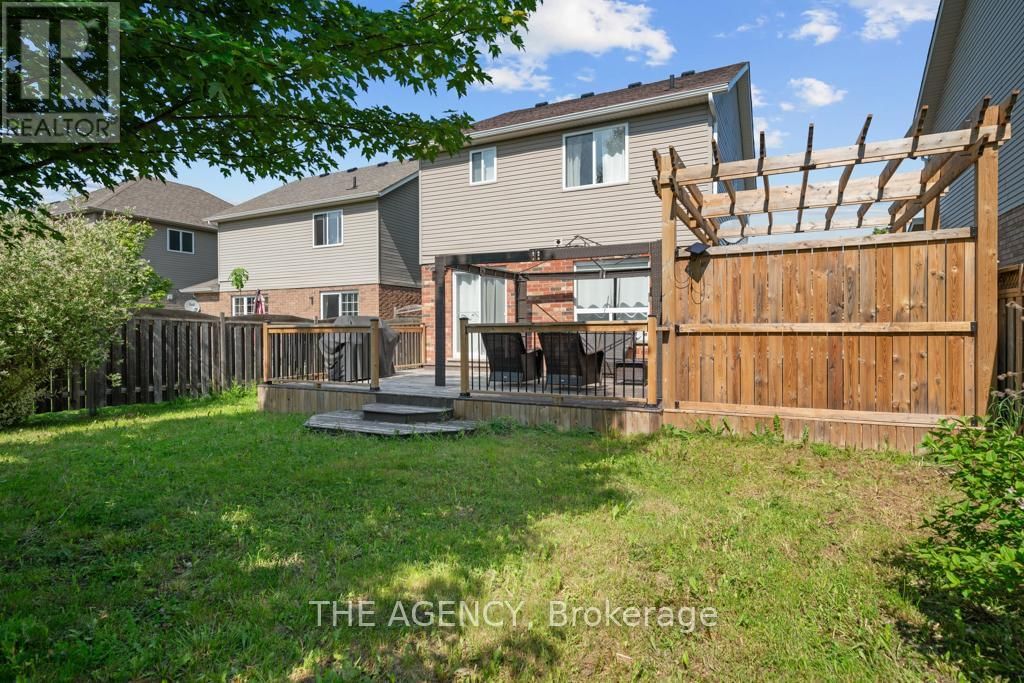 18 DAVIS STREET Image 40