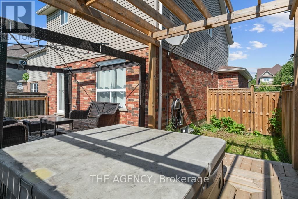 18 DAVIS STREET Image 41