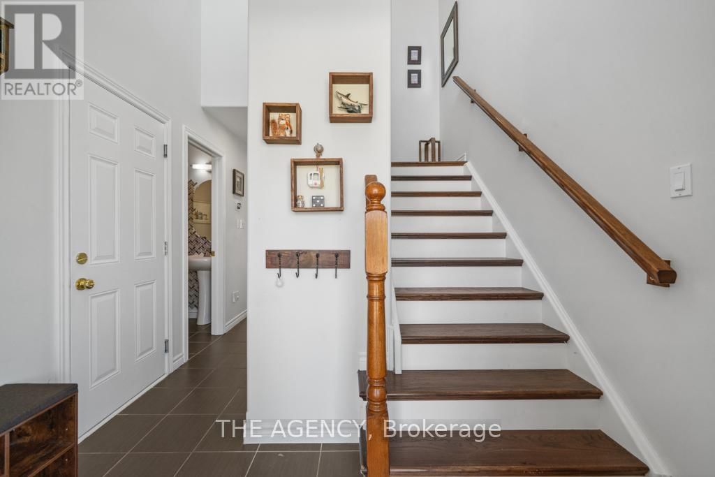 18 DAVIS STREET Image 5
