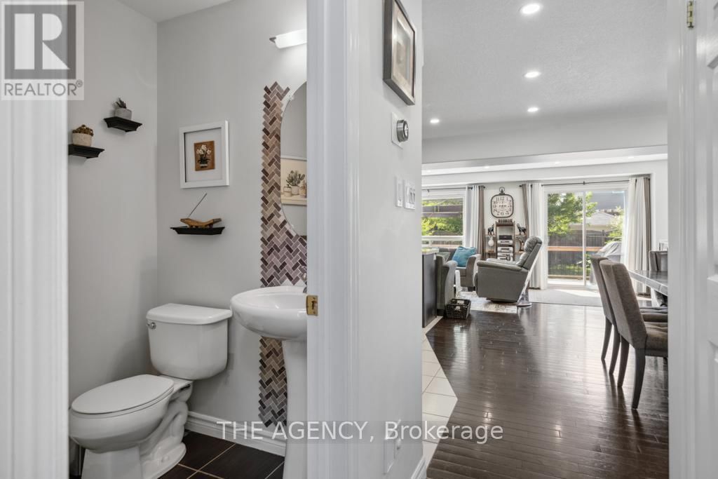 18 DAVIS STREET Image 7