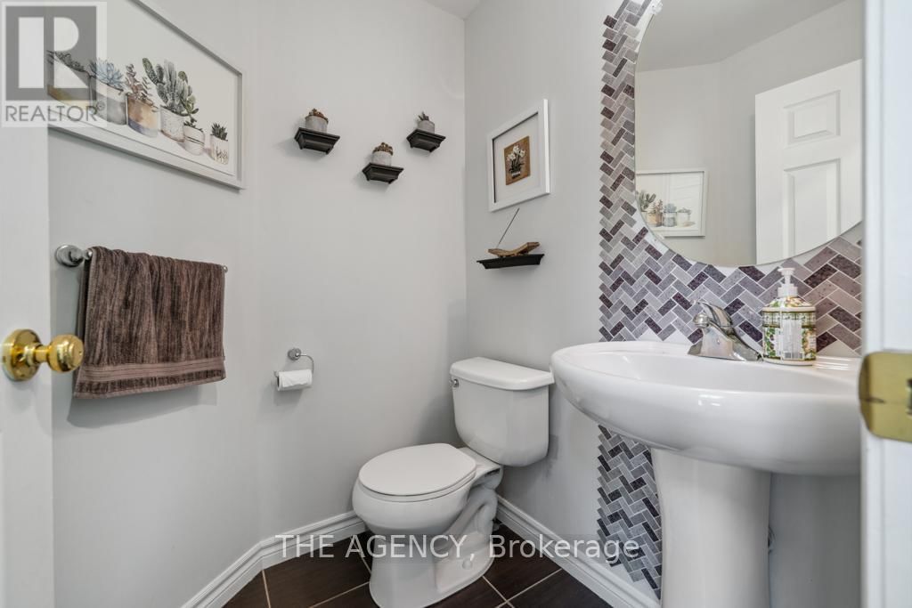 18 DAVIS STREET Image 8