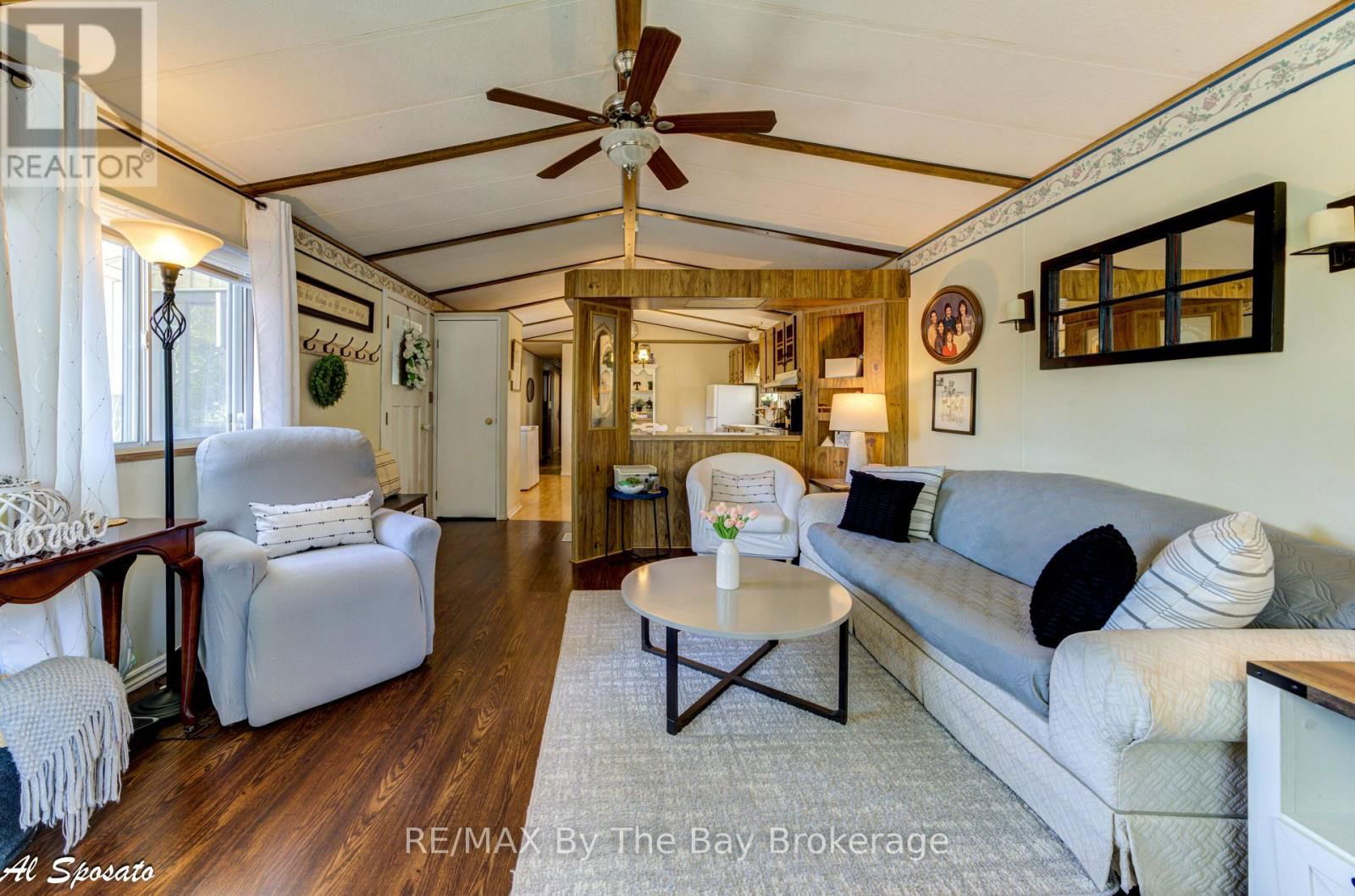 76 GEORGIAN GLEN DRIVE Image 10