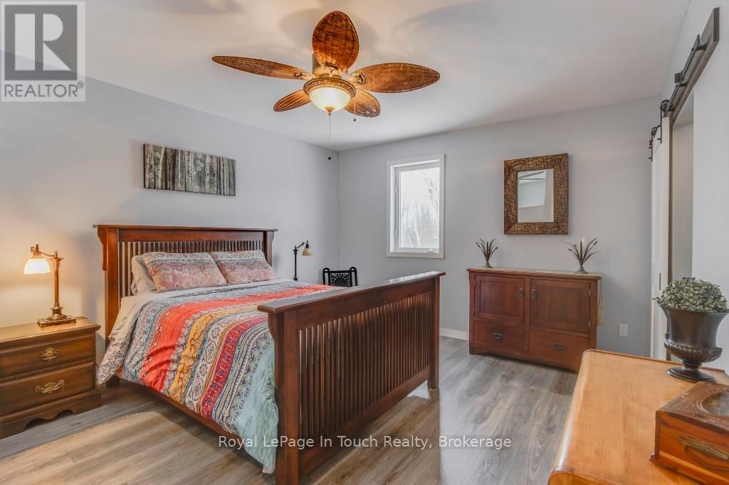 36 MEADOWS AVENUE Image 11