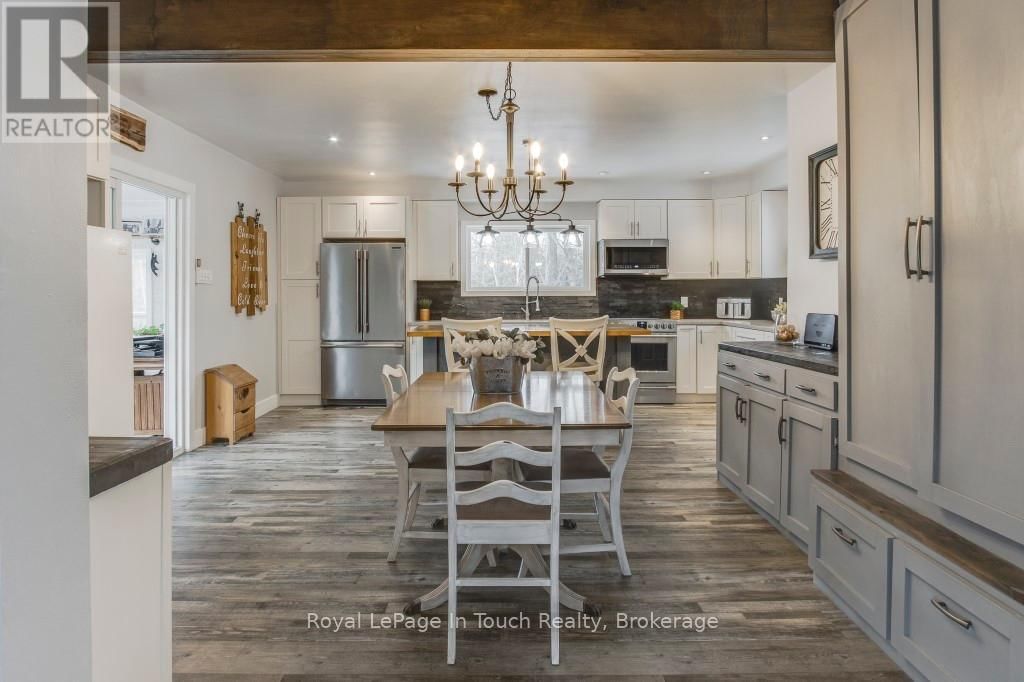 36 MEADOWS AVENUE Image 6