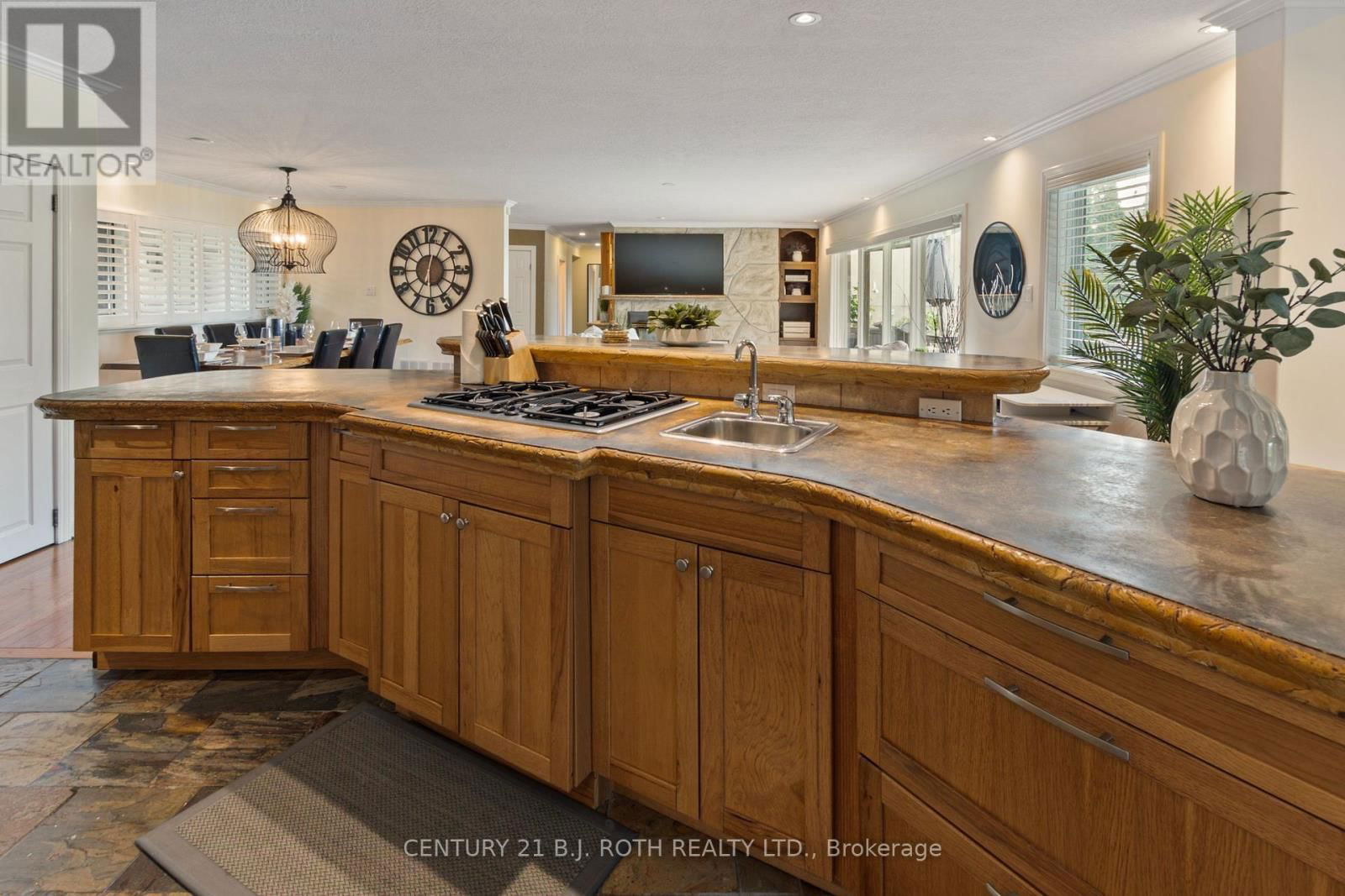 58 WHITE OAKS ROAD Image 16