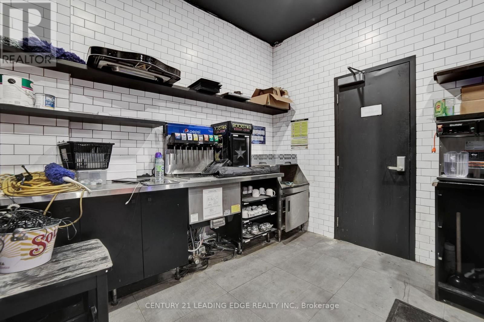 66 DUNLOP STREET EAST Image 15