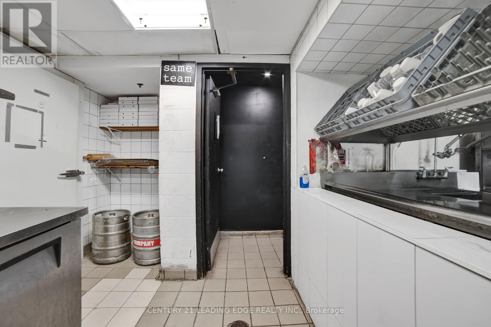 66 DUNLOP STREET EAST Image 21