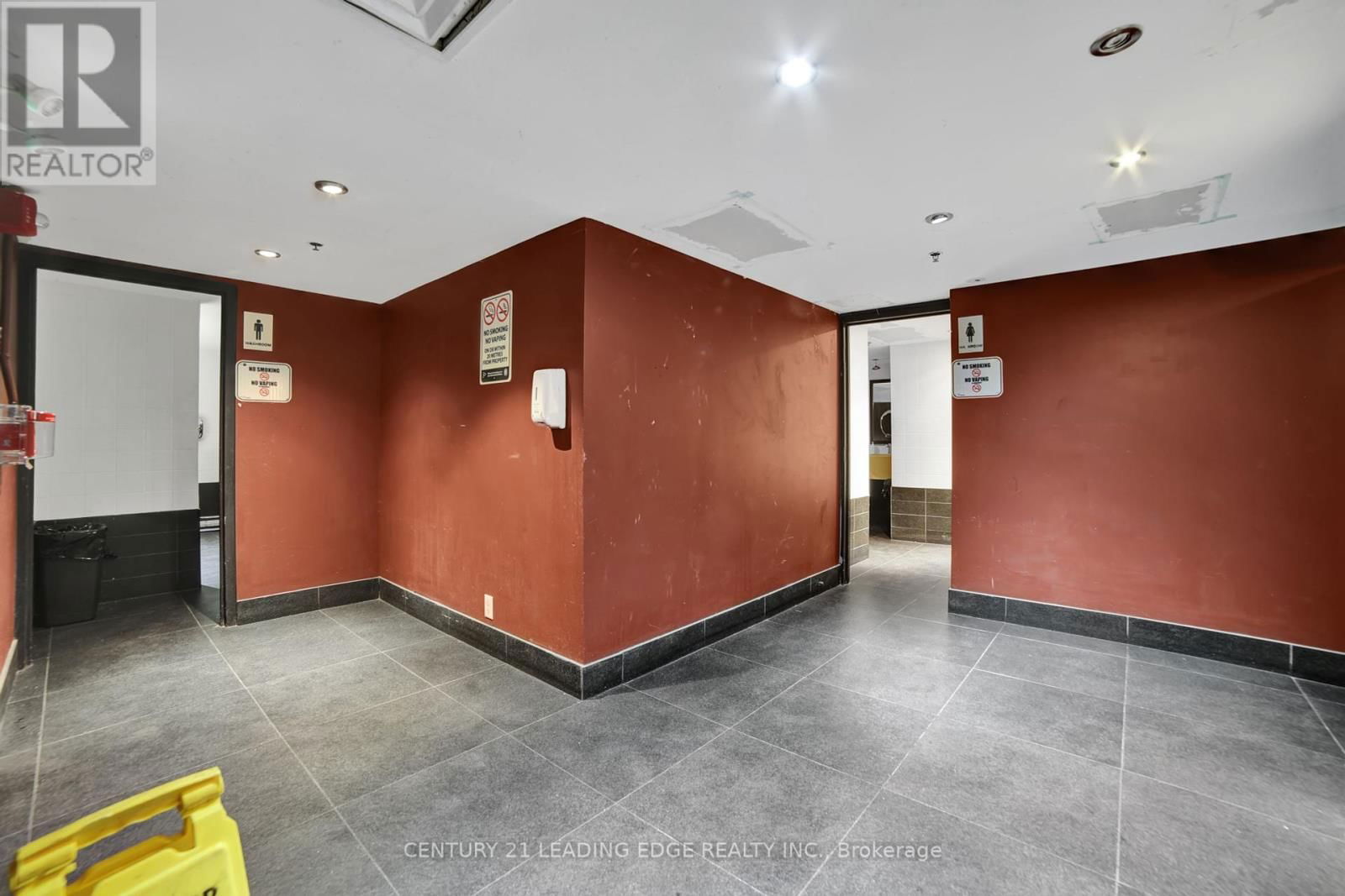 66 DUNLOP STREET EAST Image 27