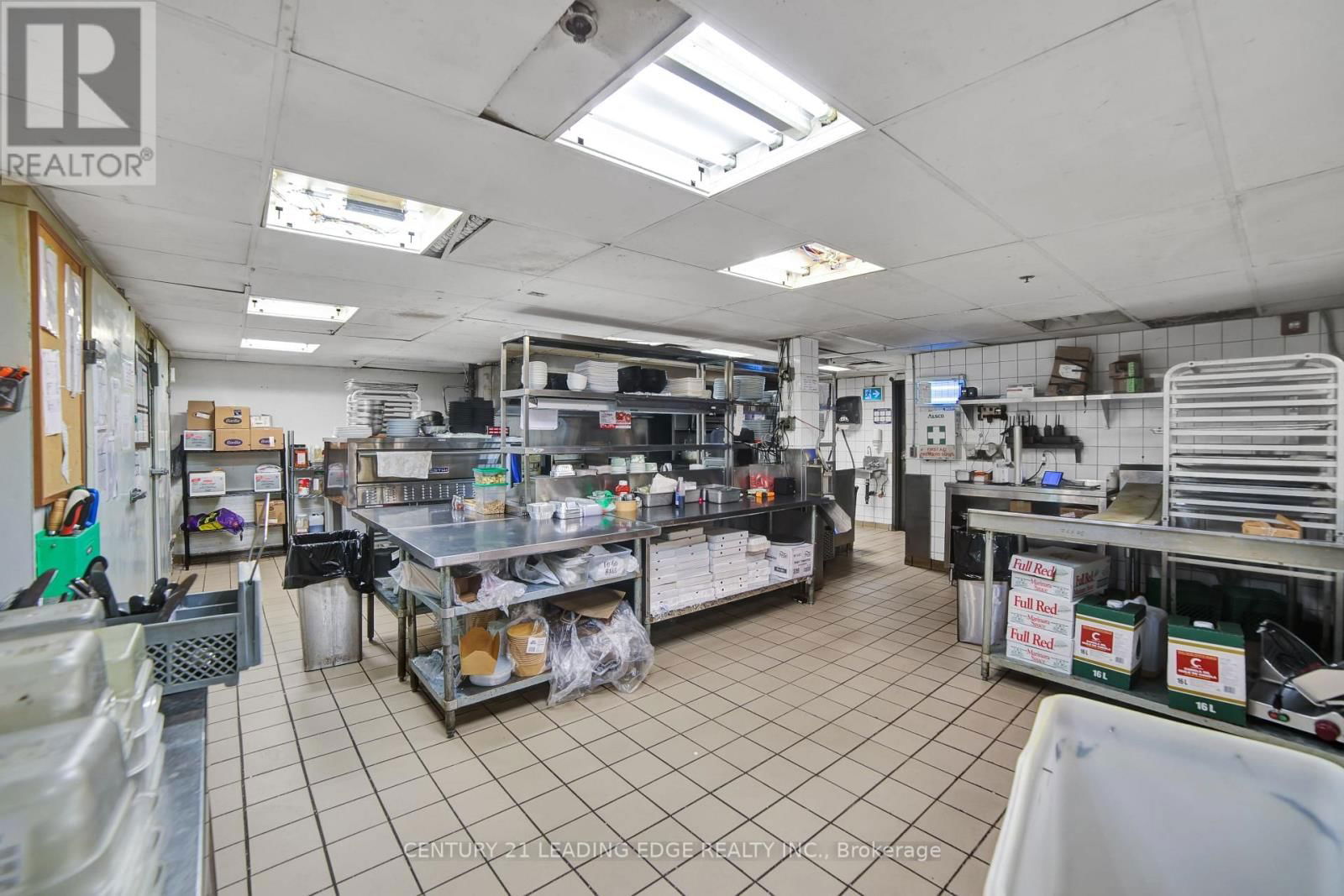 66 DUNLOP STREET EAST Image 32