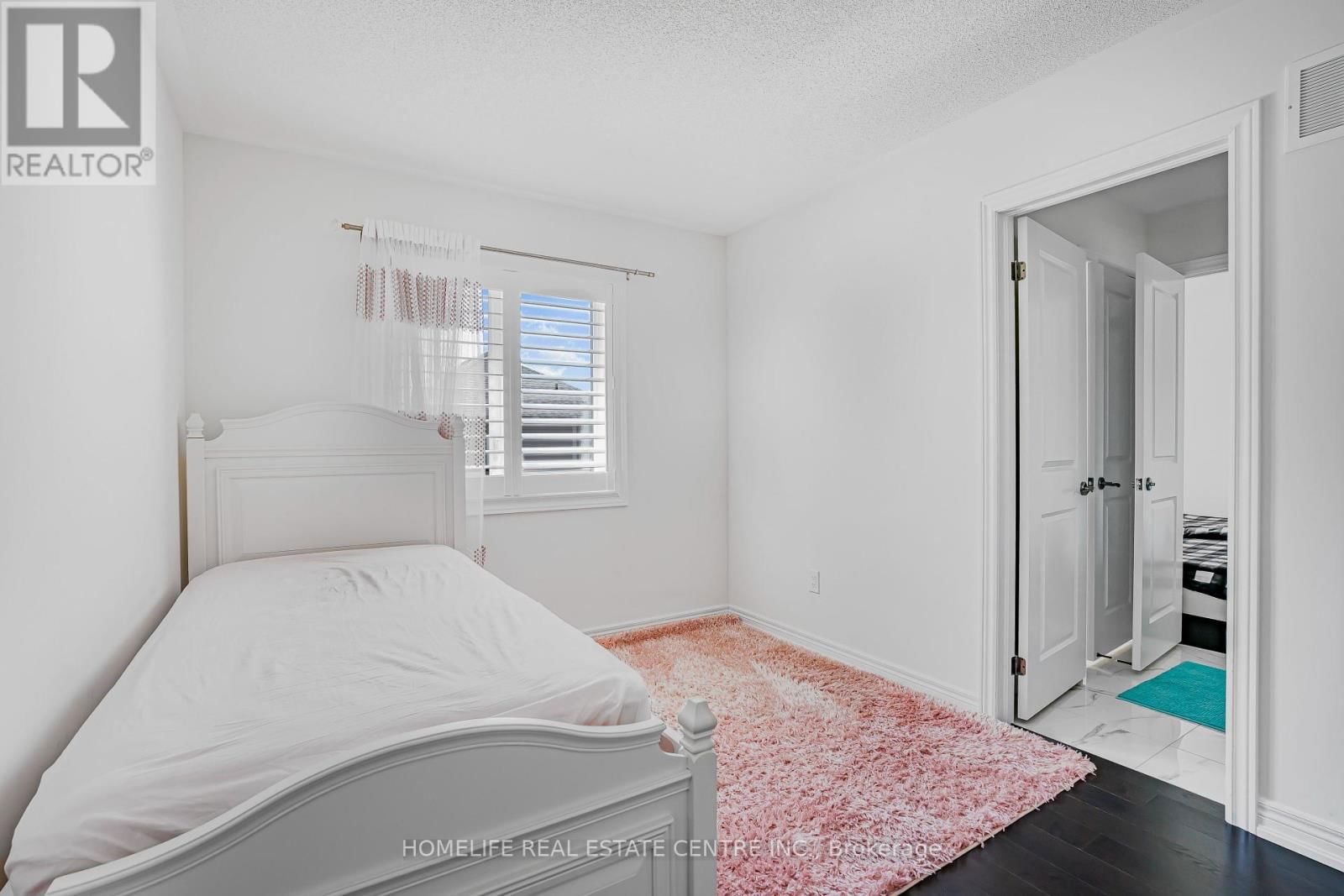 159 TERRY FOX DRIVE Image 19