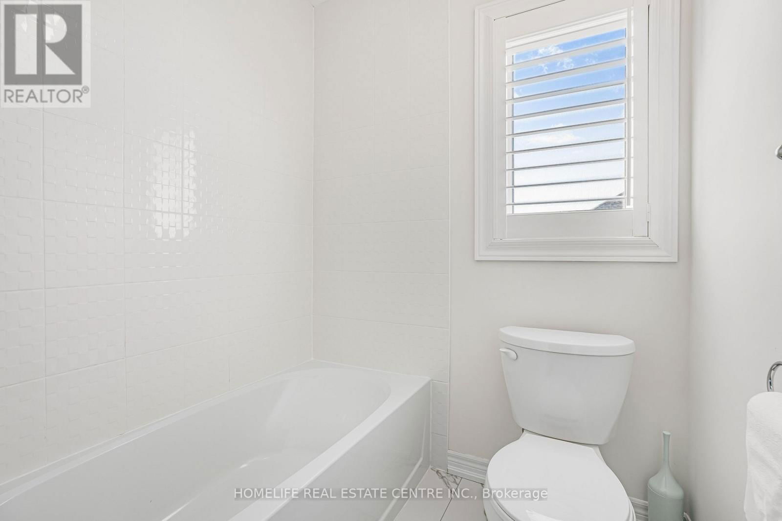 159 TERRY FOX DRIVE Image 21