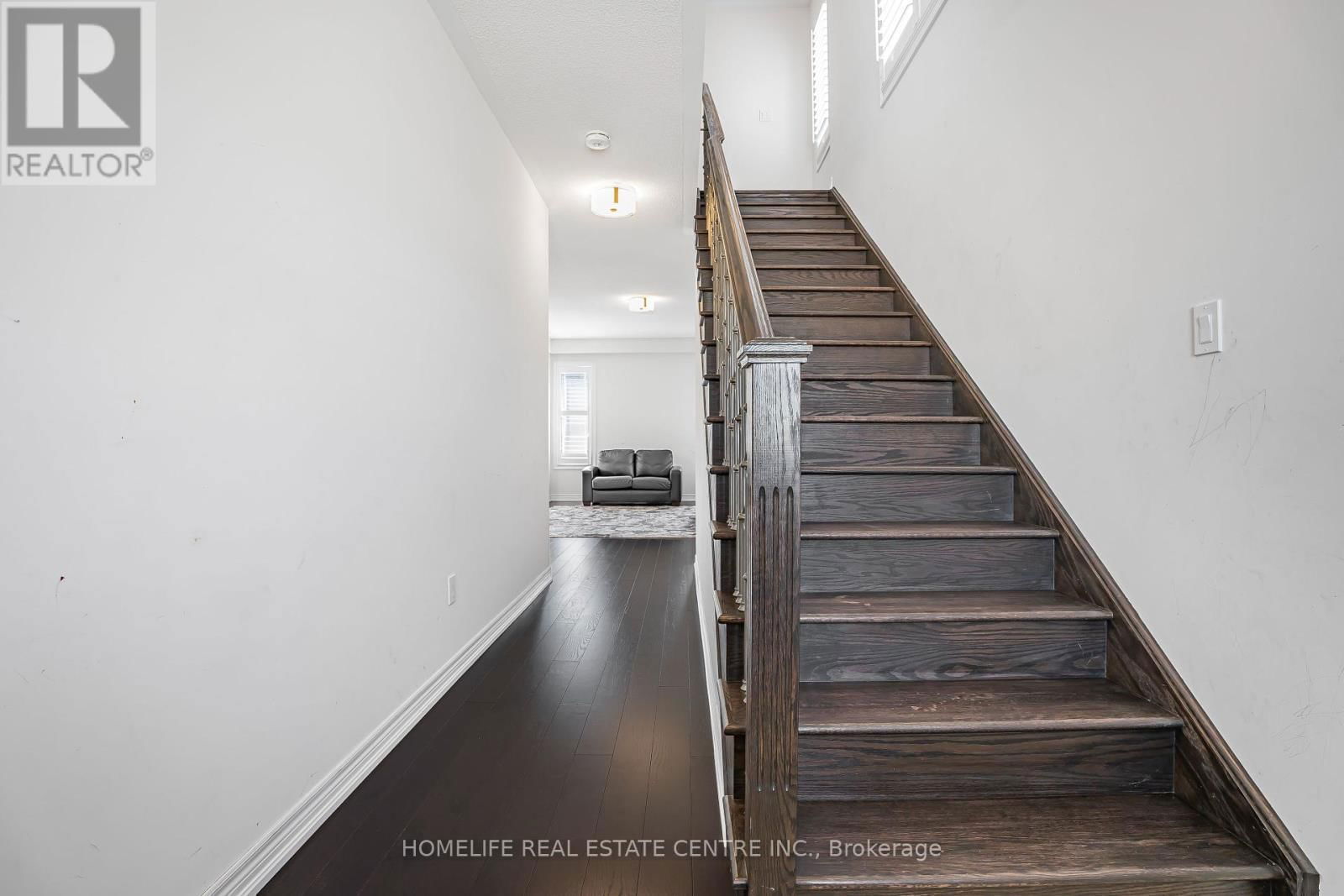 159 TERRY FOX DRIVE Image 3