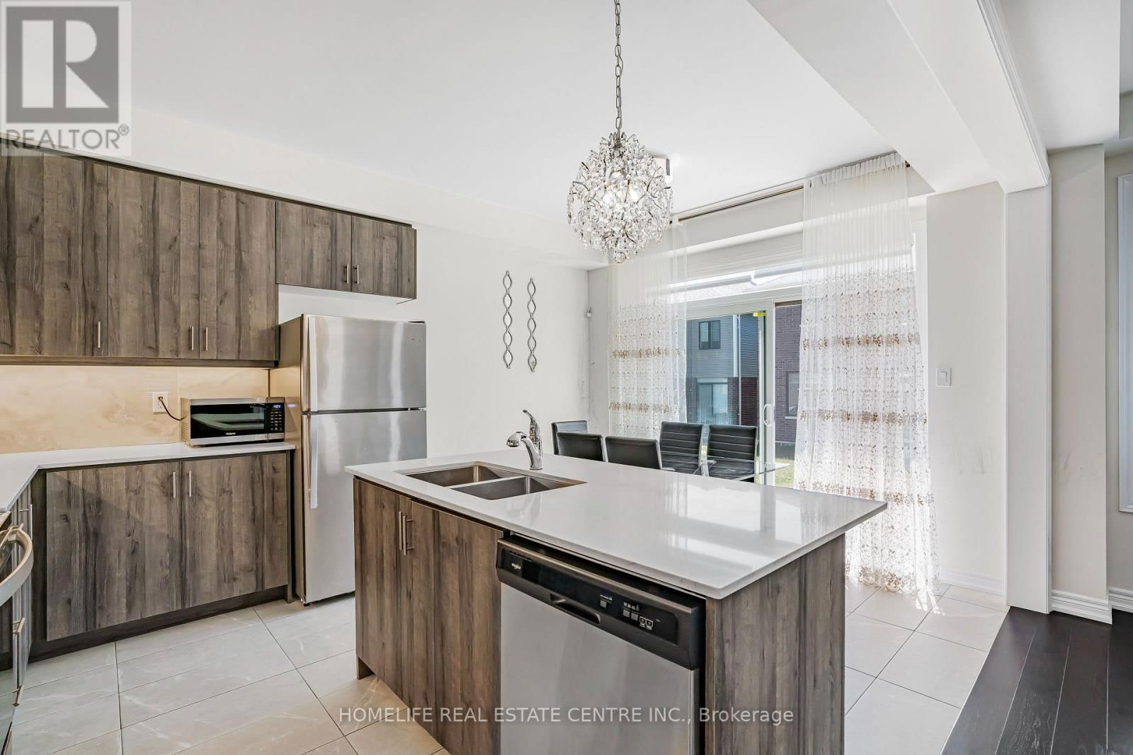 159 TERRY FOX DRIVE Image 9
