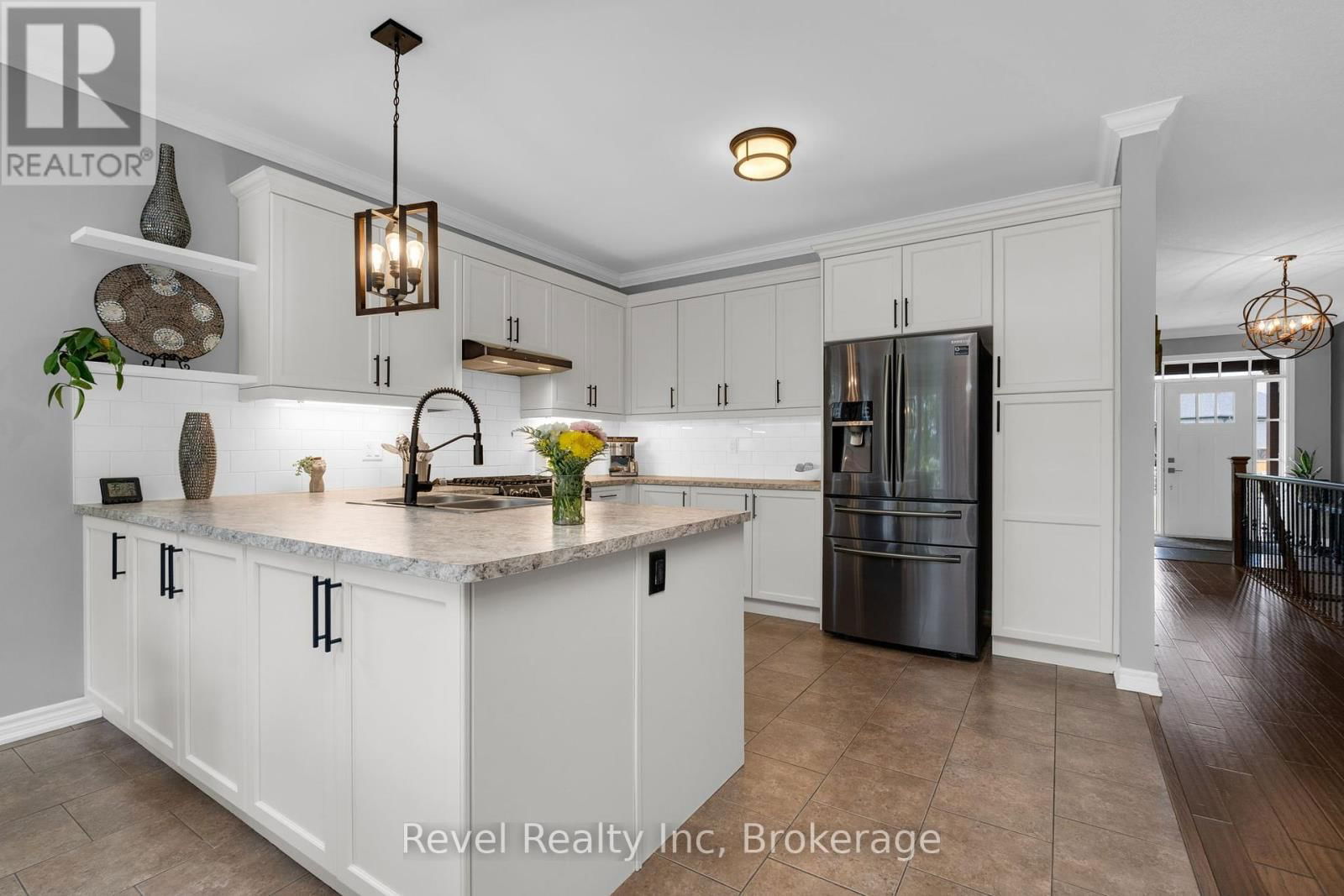 413 RUSS HOWARD DRIVE Image 13