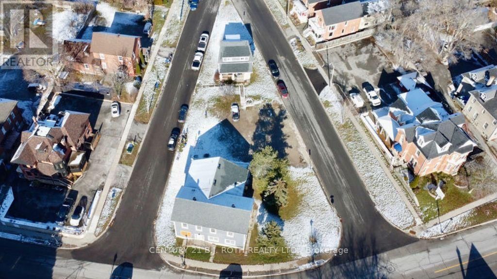 194 DUNLOP STREET EAST Image 22