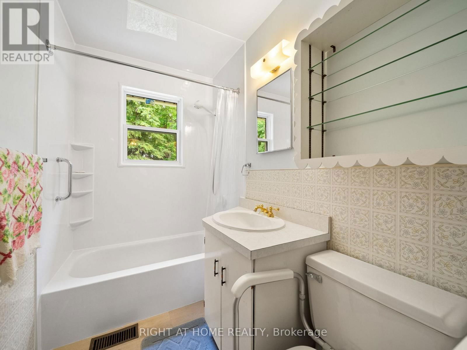52 ELMER AVENUE Image 14