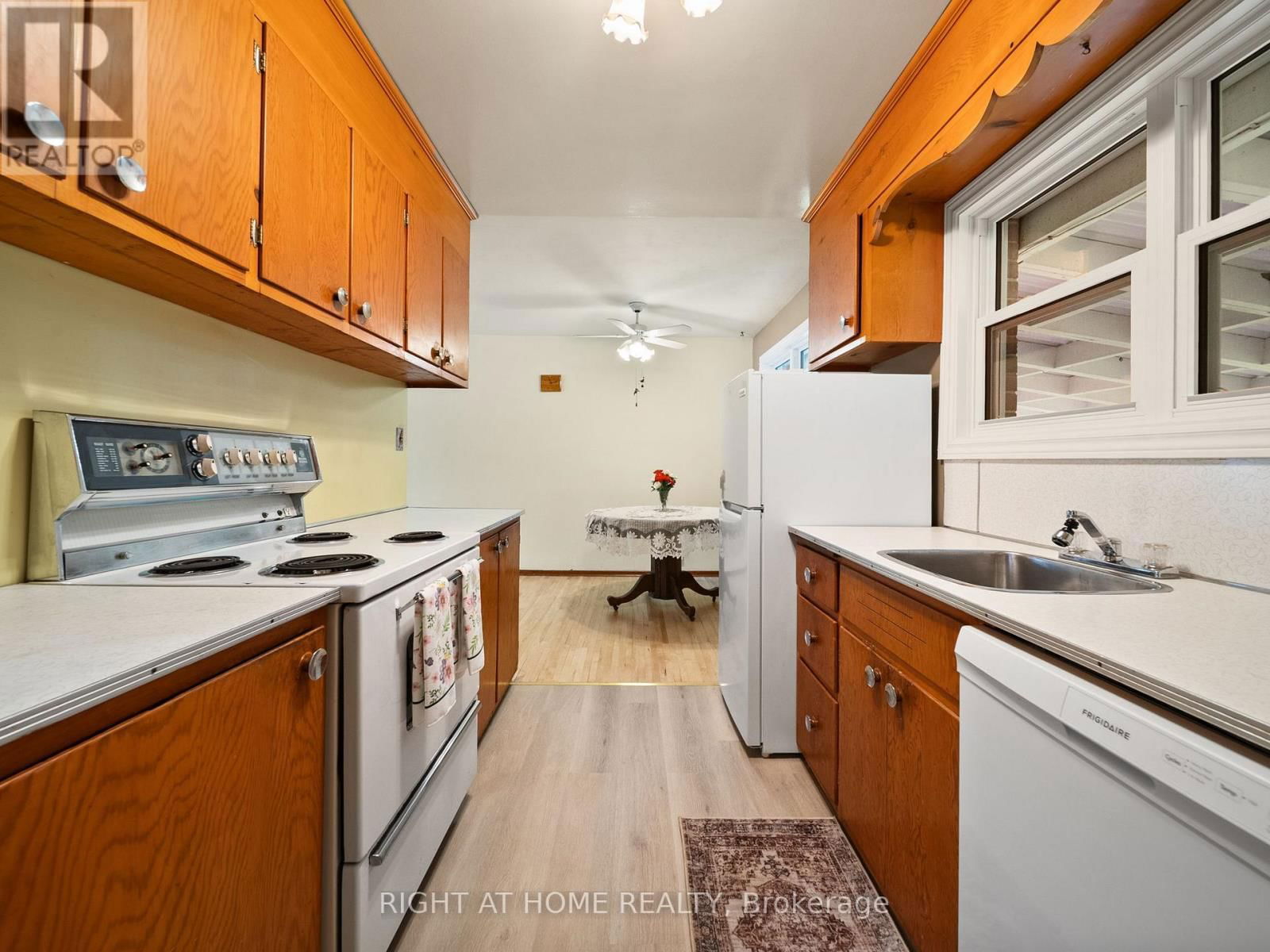 52 ELMER AVENUE Image 16