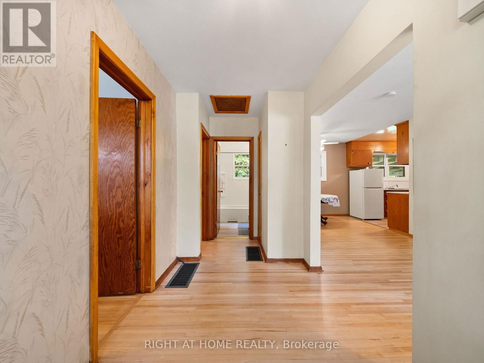 52 ELMER AVENUE Image 4