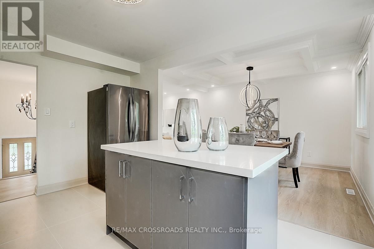 160 LETITIA STREET Image 20