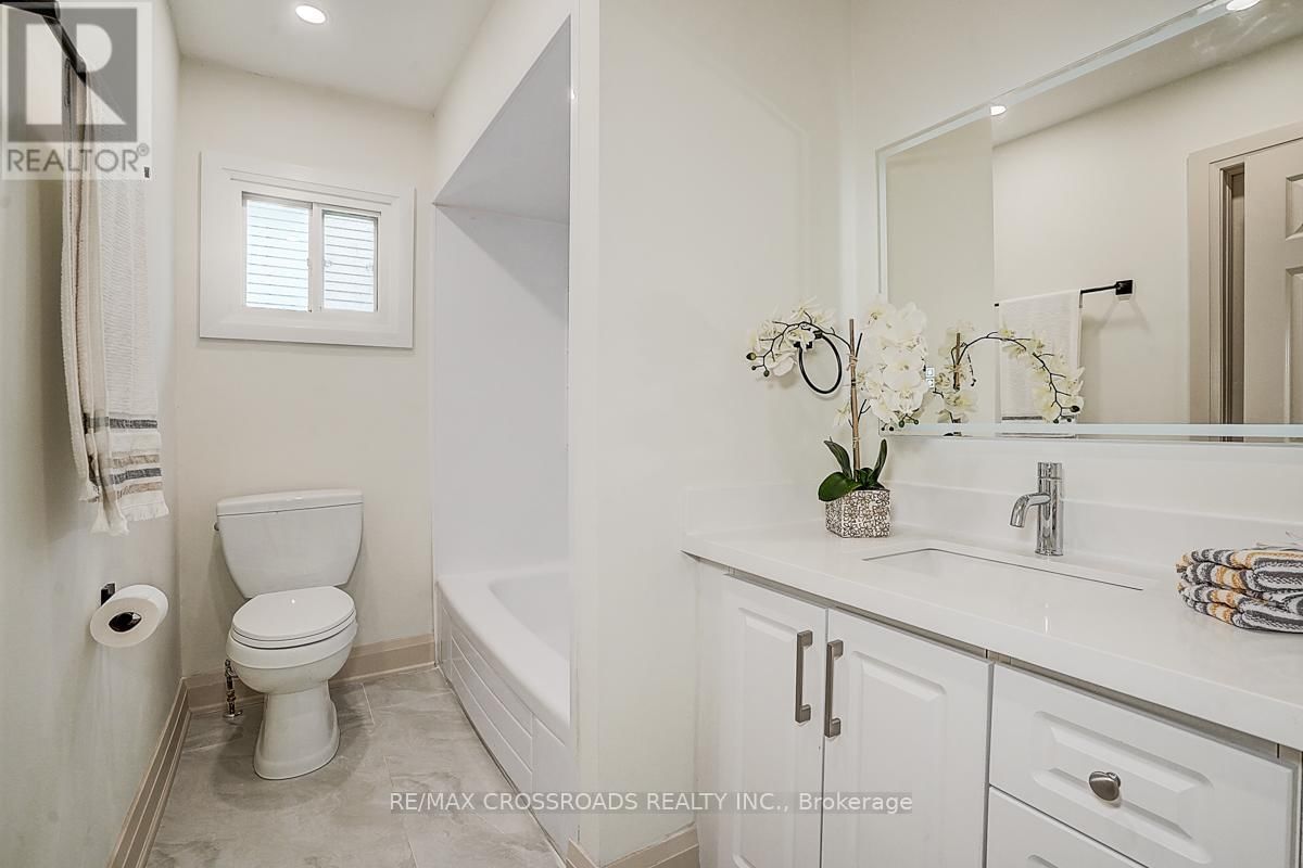 160 LETITIA STREET Image 23