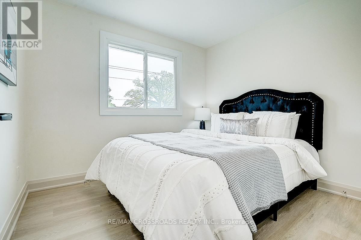 160 LETITIA STREET Image 26