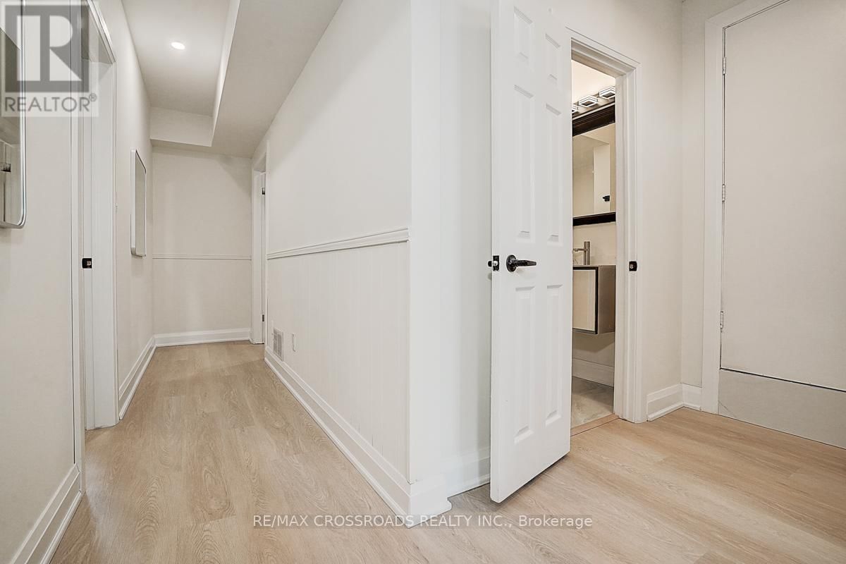 160 LETITIA STREET Image 32