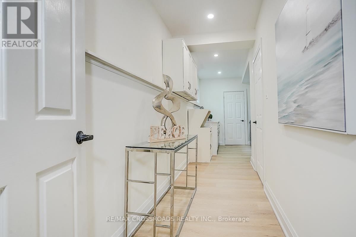 160 LETITIA STREET Image 34
