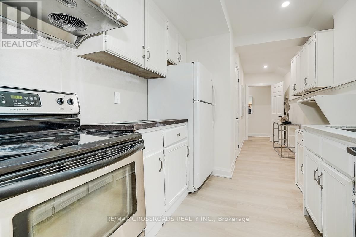 160 LETITIA STREET Image 38