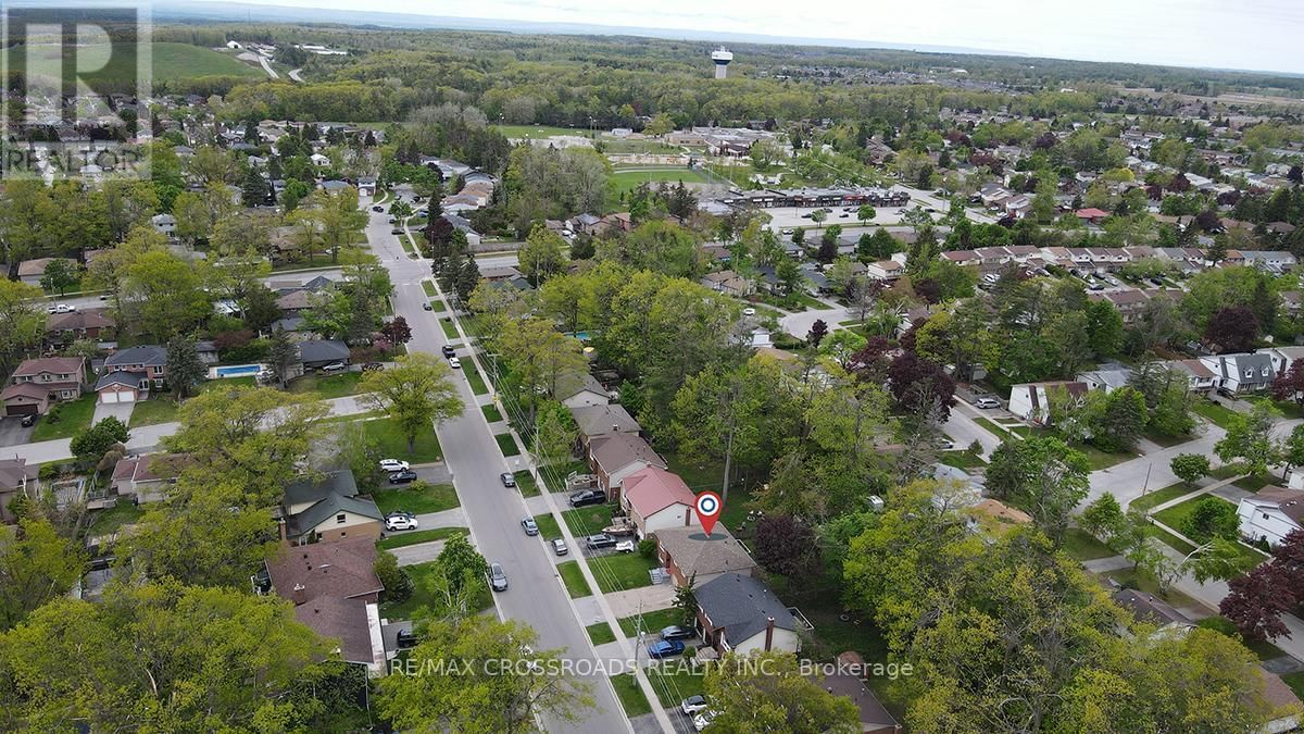 160 LETITIA STREET Image 43