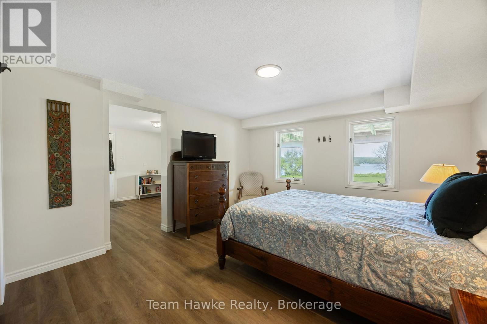 26 JURY DRIVE Image 35