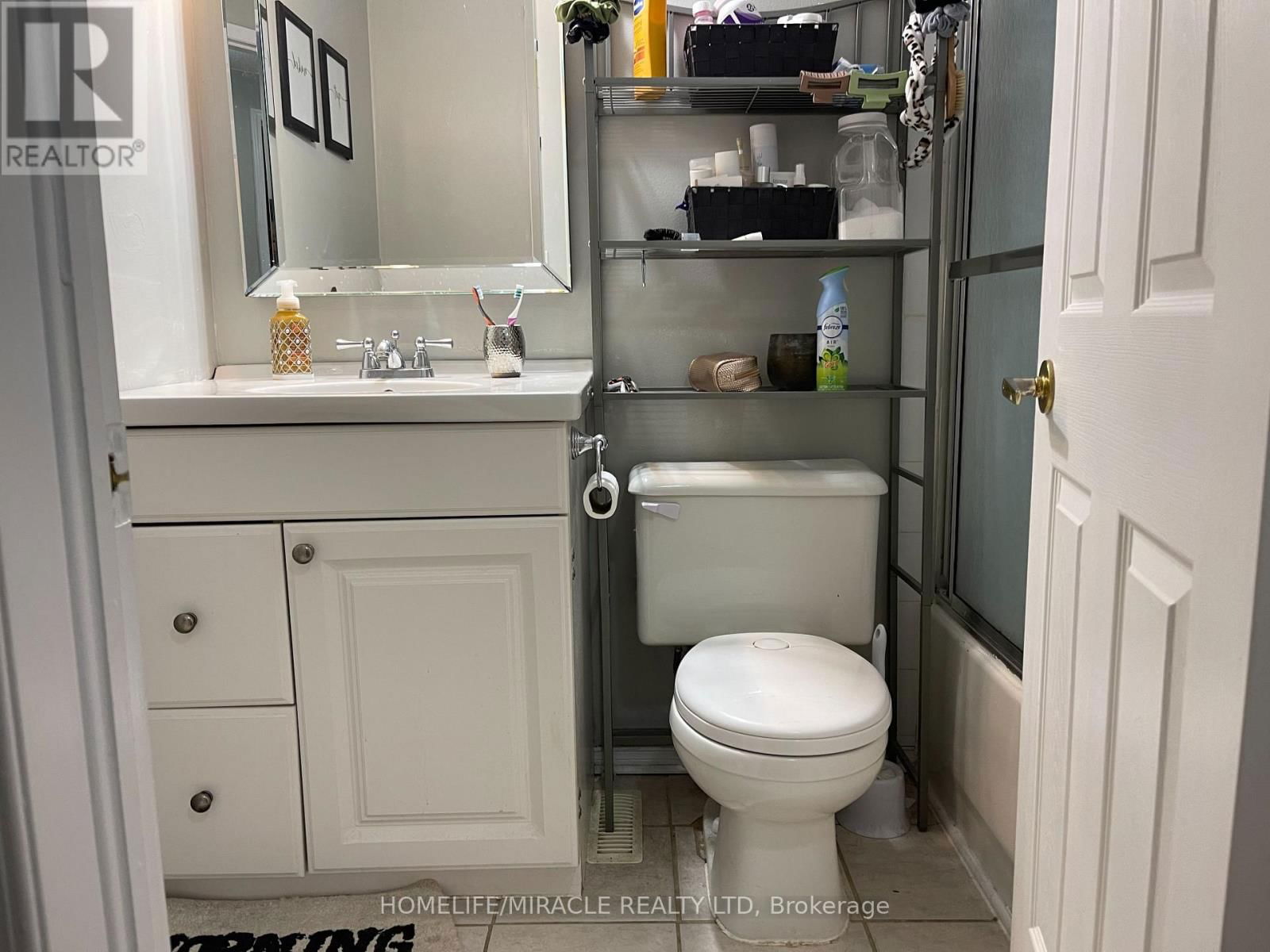 111 COLUMBIA ROAD Image 9