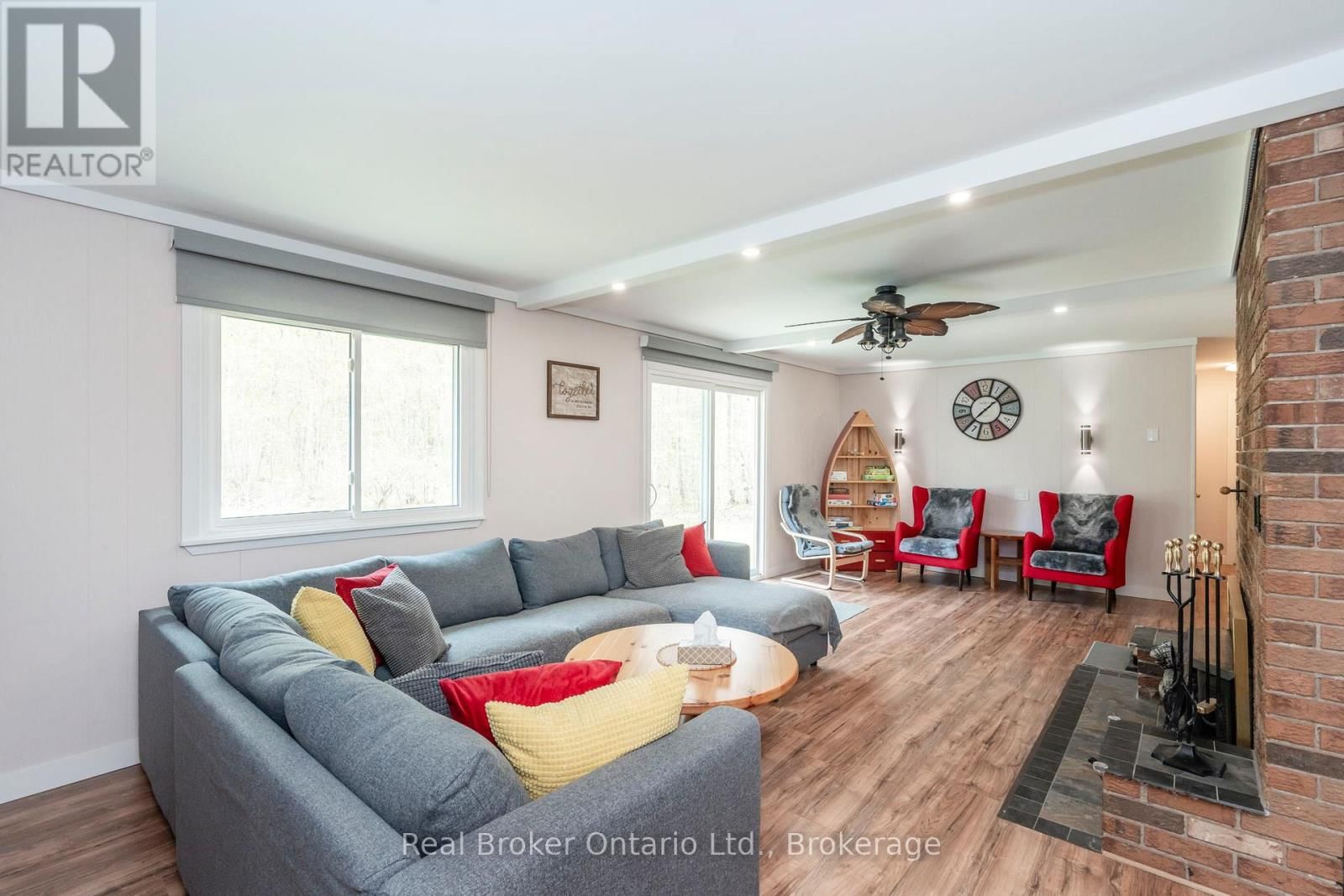 1467 ROSEMOUNT ROAD Image 13