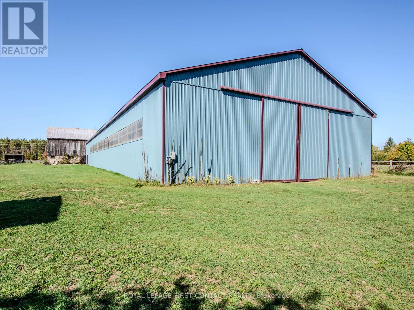 2041 FLOS 4 ROAD WEST Image 28