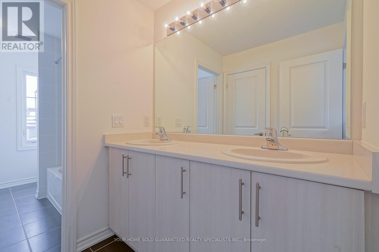 62 CALYPSO AVENUE Image 18