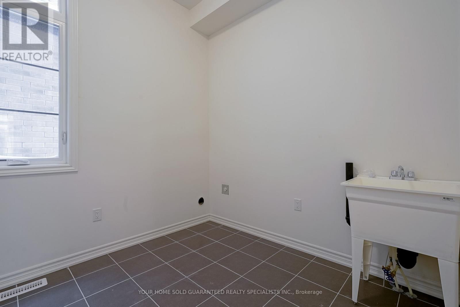 62 CALYPSO AVENUE Image 23