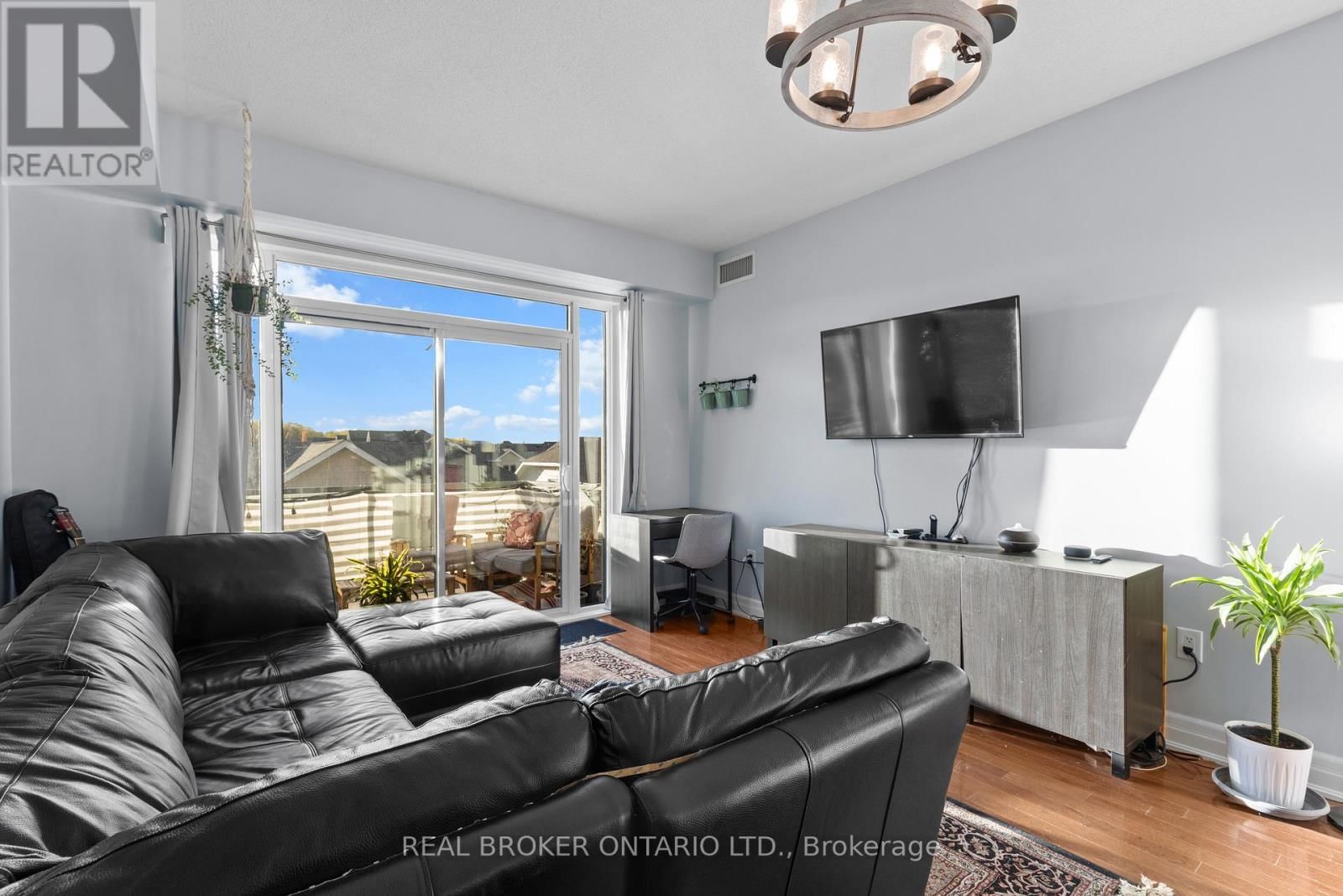 302 - 1 SHIPYARD LANE Image 45