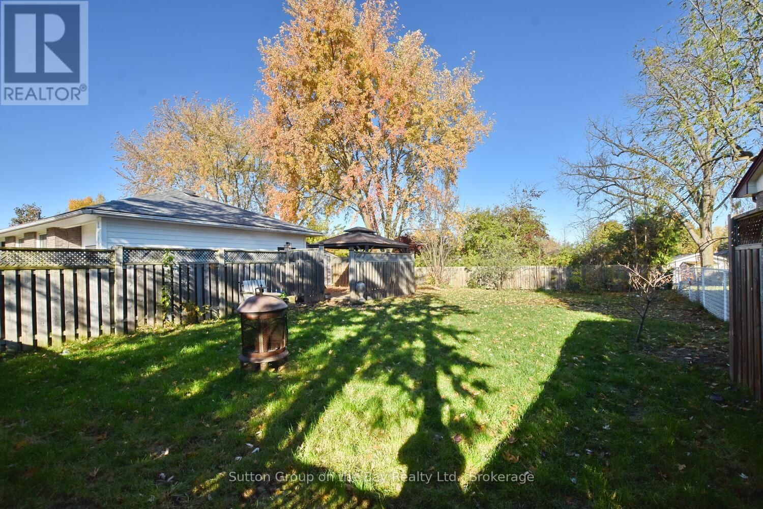 5 BROCK CRESCENT Image 10