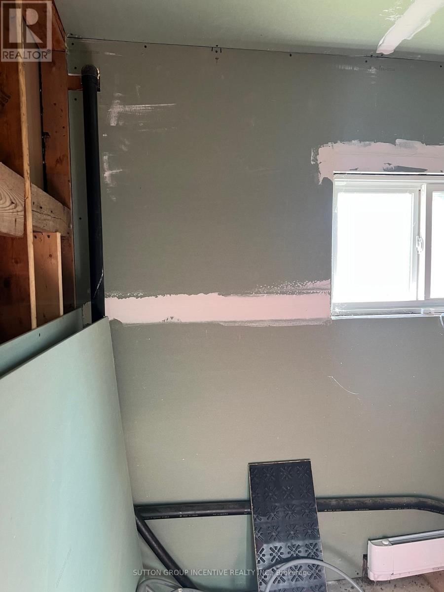 4067 AIRPORT ROAD Image 20