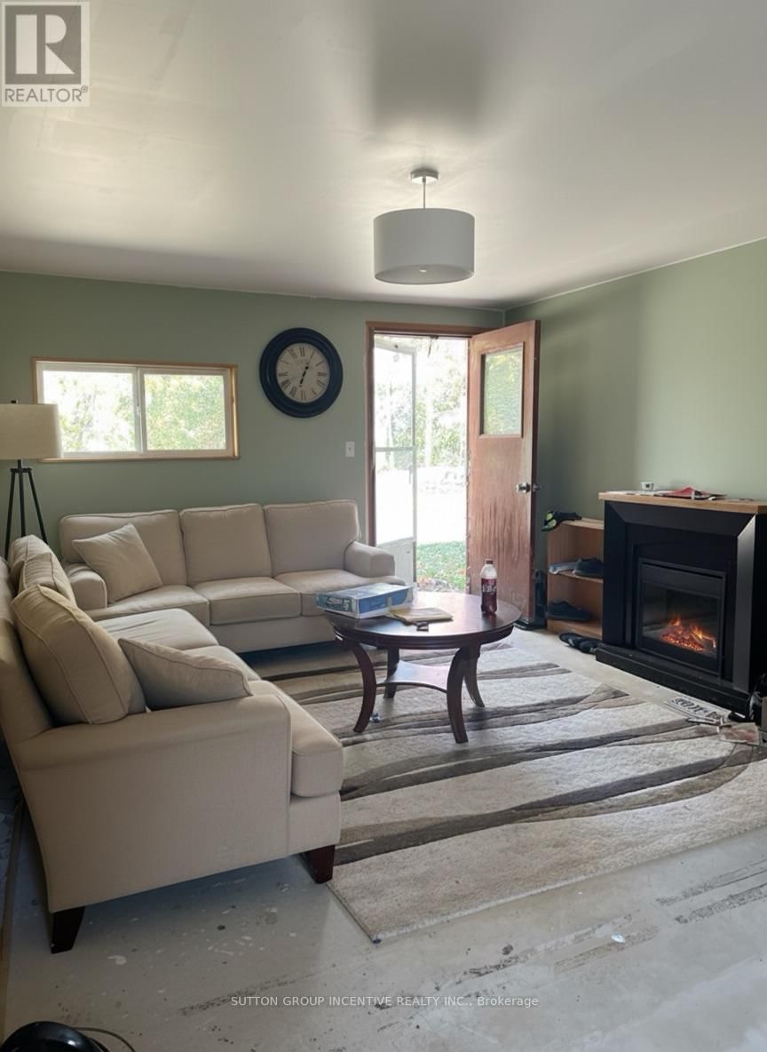 4067 AIRPORT ROAD Image 7