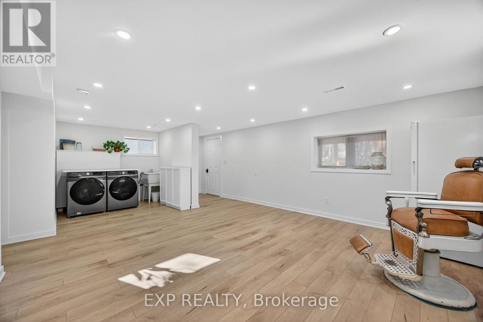 154 PARK ROAD Image 38