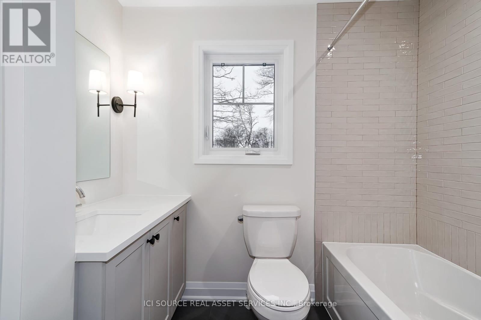 10 FREDERICK DRIVE Image 13